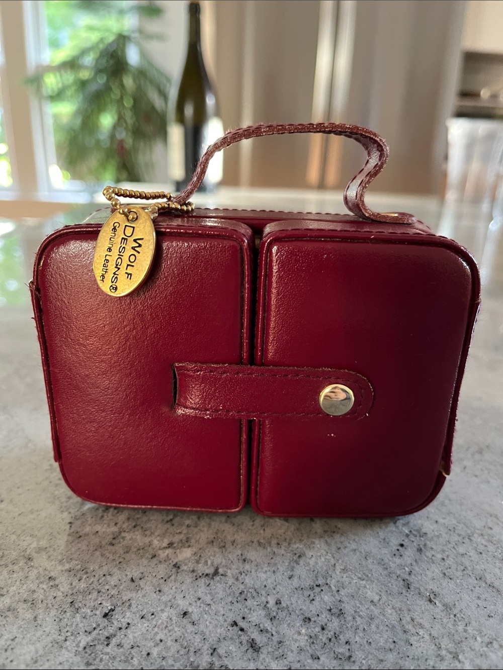 Vintage wolf designs leather travel jewelry case